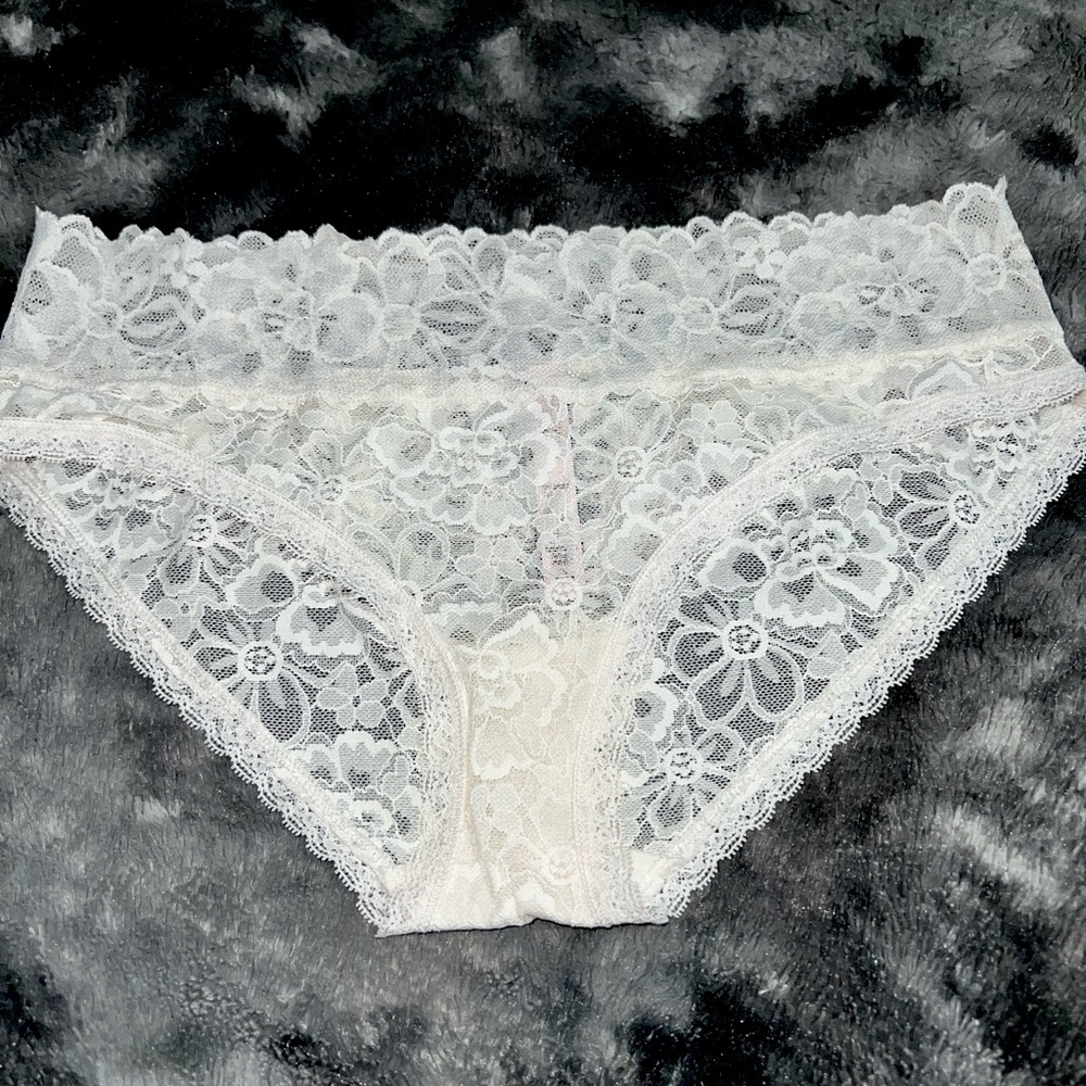 Victoria’s Secret hiphuggers